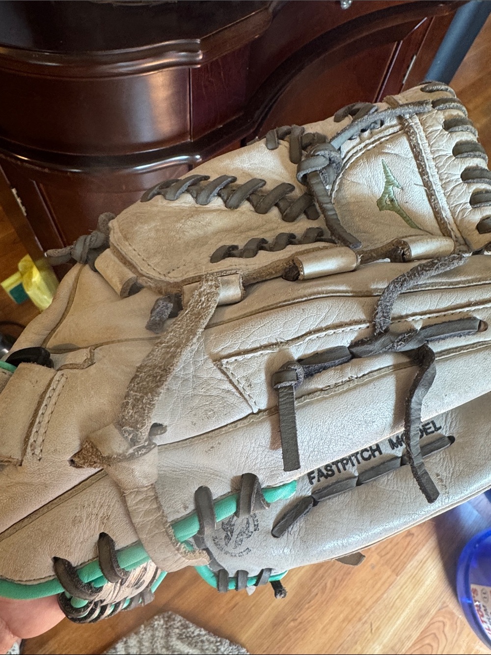 Mizuno Beige Leather Fastpitch Glove with Green Trim
